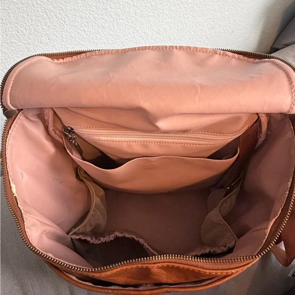 La Mere Vegan Leather Backpack Original - Picture 10 of 13